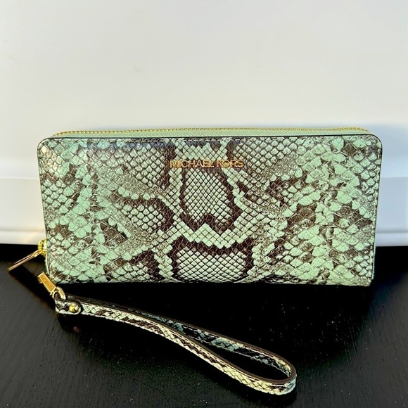 Michael Kors snake 🐍 python snake embossed leather large continental wallet - Picture 1 of 7